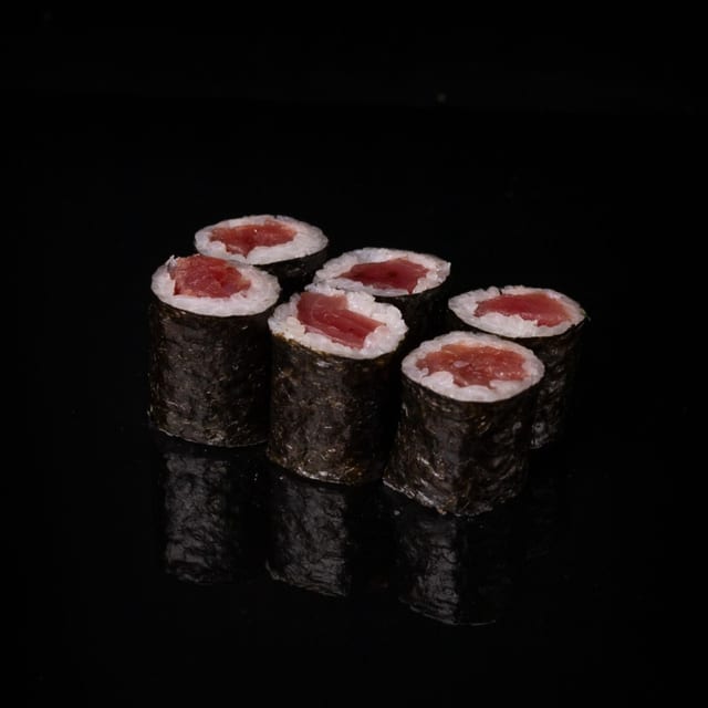 Hosomaki with Tuna.