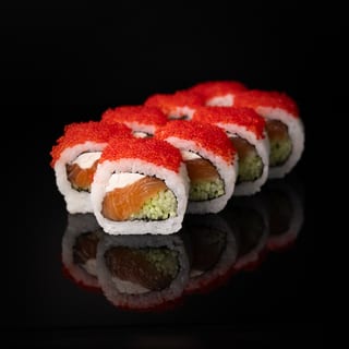 California Salmon in Tobiko Roll