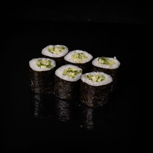 Hosomaki with Cucumber.