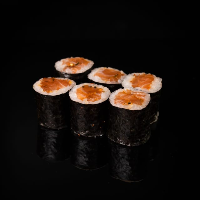 Hosomaki Karakuchi Salmon.