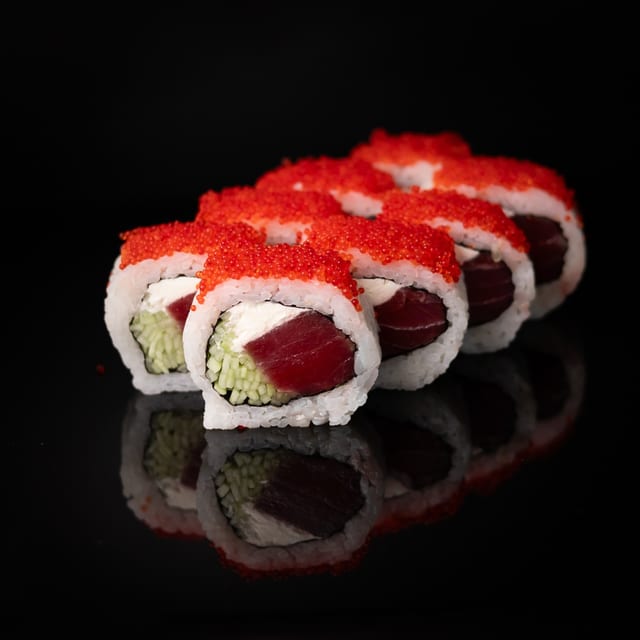 California Tuna in Tobiko Roll.