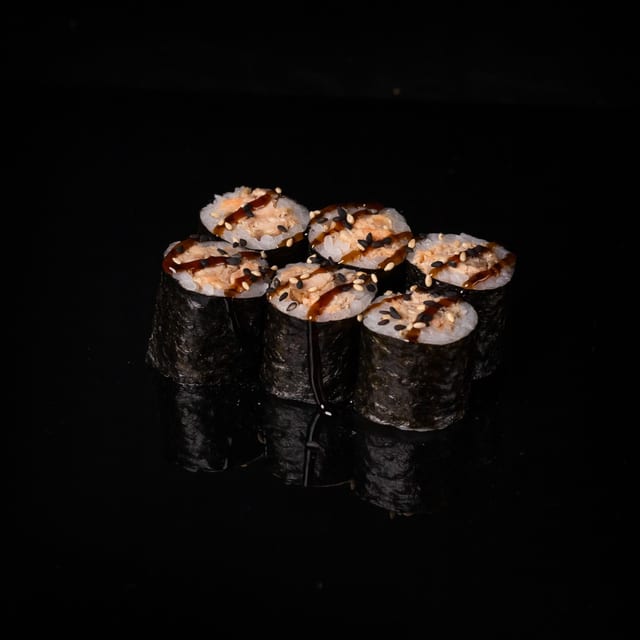 Hosomaki with Grilled Salmon.
